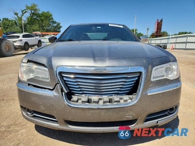 Piąte zdjęcie samochodu w środku: 2012 CHRYSLER 300 LIMITED VIN:2C3CCACG8CH308363 - miniatura