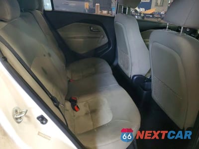 Zdjęcie 10 z 13 samochodu: 2017 KIA RIO LX VIN:KNADM4A38H6012828 - miniatura