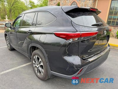 Drugie zdjęcie samochodu z przodu: 2022 TOYOTA HIGHLANDER XLE VIN:5TDGZRBH5NS591314 - miniatura