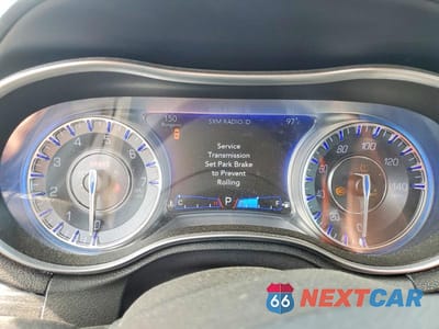 Zdjęcie 9 z 12 samochodu: 2018 CHRYSLER 300 TOURING VIN:2C3CCAAG0JH308213 - miniatura