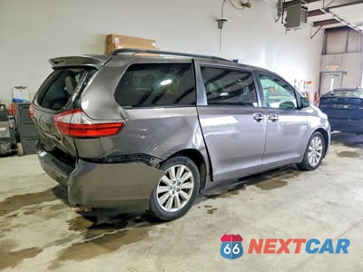 Trzecie zdjęcie samochodu z tyłu: 2017 TOYOTA SIENNA LE VIN:5TDJZ3DCXHS163747 - miniatura