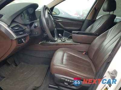 Zdjęcie 7 z 13 samochodu: 2015 BMW X5 XDRIVE35D VIN:5UXKS4C56F0N06053 - miniatura