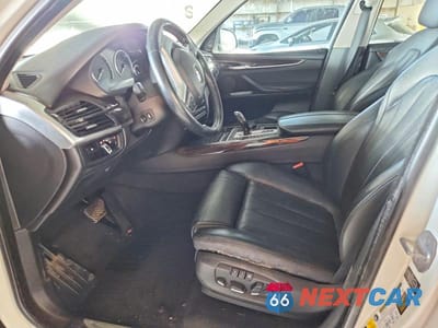 Zdjęcie 7 z 13 samochodu: 2015 BMW X5 XDRIVE50I VIN:5UXKR6C52F0J76273 - miniatura