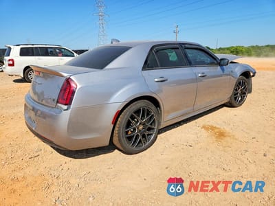 Trzecie zdjęcie samochodu z tyłu: 2018 CHRYSLER 300 S VIN:2C3CCABG2JH266691 - miniatura