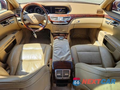 Zdjęcie 8 z 13 samochodu: 2012 MERCEDES-BENZ S 550 4MATIC VIN:WDDNG9EB5CA447332 - miniatura