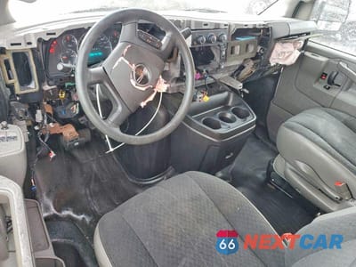 Zdjęcie 8 z 13 samochodu: 2021 GMC SAVANA 2500 CARGO DELIVERY VAN VIN:1GTW7AF73M1260988 - miniatura
