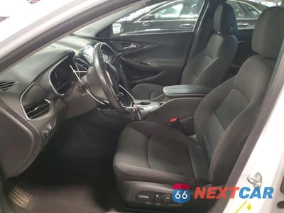 Zdjęcie 7 z 12 samochodu: 2018 CHEVROLET MALIBU LT VIN:1G1ZD5ST5JF101414 - miniatura
