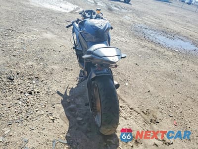 Czwarte zdjęcie samochodu z boku: 2014 YAMAHA YZFR6 VIN:JYARJ16E8EA031653 - miniatura