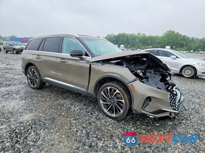 Czwarte zdjęcie samochodu z boku: 2025 LINCOLN AVIATOR RESERVE VIN:5LM5J7XC2SGL17082 - miniatura