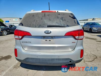 Zdjęcie 6 z 12 samochodu: 2015 KIA SORENTO LX VIN:5XYKT4A68FG640731 - miniatura