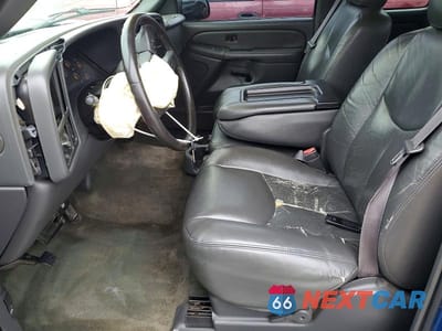 Zdjęcie 7 z 13 samochodu: 2003 GMC NEW SIERRA C1500 VIN:2GTEC19TX31239757 - miniatura