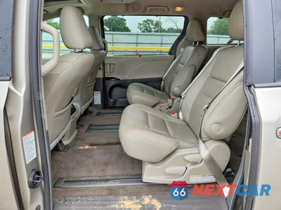Zdjęcie 11 z 14 samochodu: 2017 TOYOTA SIENNA XLE PREMIUM 8-PASSENGER VIN:5TDYZ3DC0HS771114 - miniatura