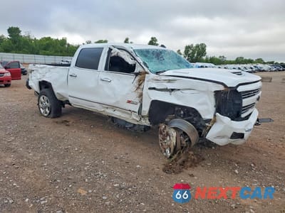 Czwarte zdjęcie samochodu z boku: 2019 CHEVROLET SILVERADO K2500 HEAVY DUTY LTZ VIN:1GC1KTEY6KF234318 - miniatura