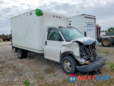 Czwarte zdjęcie samochodu z boku: 2009 CHEVROLET EXPRESS G3500 VIN:1GBJG31K491101488 - miniatura