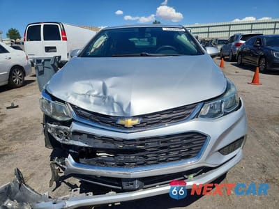 Piąte zdjęcie samochodu w środku: 2017 CHEVROLET CRUZE LS VIN:1G1BC5SMXH7128884 - miniatura