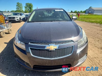 Piąte zdjęcie samochodu w środku: 2014 CHEVROLET CRUZE LT VIN:1G1PC5SBXE7212283 - miniatura