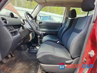 Zdjęcie 7 z 13 samochodu: 2006 TOYOTA SCION XB VIN:JTLKT334X64125285 - miniatura