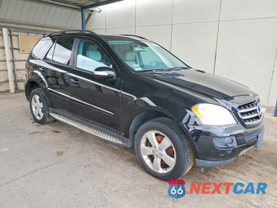 Czwarte zdjęcie samochodu z boku: 2006 MERCEDES-BENZ ML 500 VIN:4JGBB75E06A060455 - miniatura