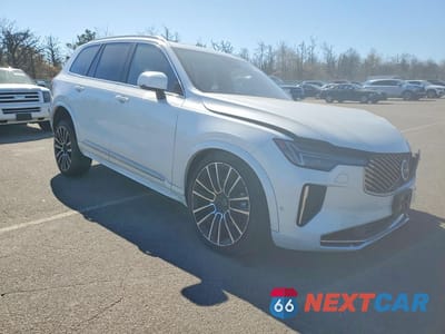 Czwarte zdjęcie samochodu z boku: 2025 VOLVO XC90 PLUS VIN:YV4062JB4S1390993 - miniatura