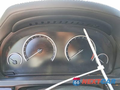 Zdjęcie 9 z 12 samochodu: 2011 BMW 750 XI VIN:WBAKC6C56BC394094 - miniatura