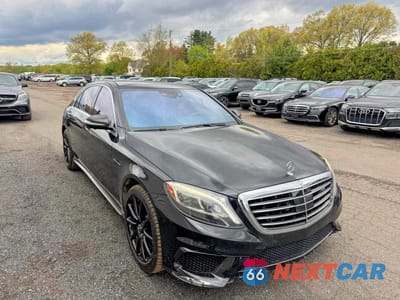 Czwarte zdjęcie samochodu z boku: 2017 MERCEDES-BENZ S 63 AMG VIN:WDDUG7JBXHA286408 - miniatura