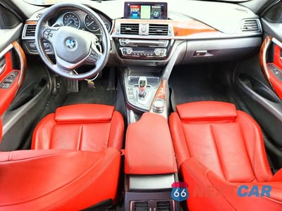 Zdjęcie 8 z 12 samochodu: 2018 BMW 330 XI VIN:WBA8D9C55JEB35286 - miniatura