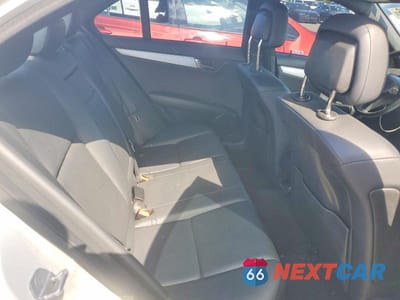Zdjęcie 10 z 12 samochodu: 2011 MERCEDES-BENZ C 300 4MATIC VIN:WDDGF8BB5BR149387 - miniatura