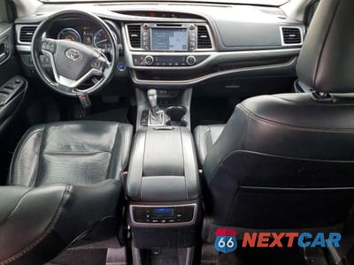 Zdjęcie 8 z 13 samochodu: 2018 TOYOTA HIGHLANDER HYBRID LIMITED VIN:5TDDGRFH8JS039979 - miniatura
