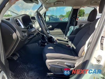 Zdjęcie 7 z 13 samochodu: 2018 JEEP RENEGADE LATITUDE VIN:ZACCJABB7JPG80604 - miniatura