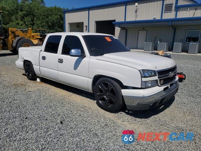 Czwarte zdjęcie samochodu z boku: 2007 CHEVROLET SILVERADO C1500 CLASSIC CREW CAB VIN:2GCEC13V871183365 - miniatura