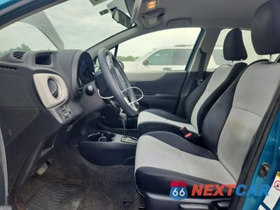 Zdjęcie 7 z 12 samochodu: 2014 TOYOTA YARIS 5-DOOR LE VIN:JTDKTUD3XED582765 - miniatura