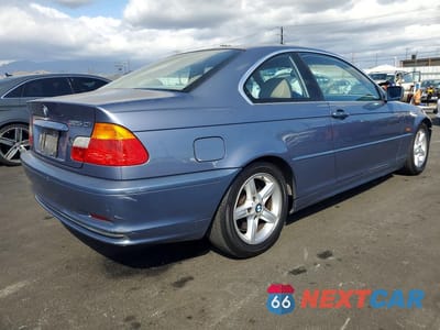 Trzecie zdjęcie samochodu z tyłu: 2002 BMW 325 CI VIN:WBABN33472JW51064 - miniatura