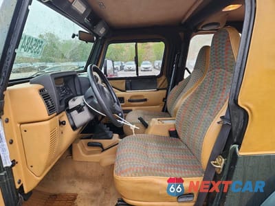Zdjęcie 7 z 13 samochodu: 1997 JEEP WRANGLER / TJ SPORT VIN:1J4FY19S9VP426579 - miniatura