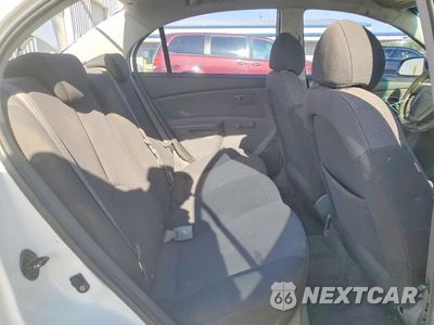 Zdjęcie 10 z 12 samochodu: 2006 KIA RIO BASE VIN:KNADE123766045889 - miniatura