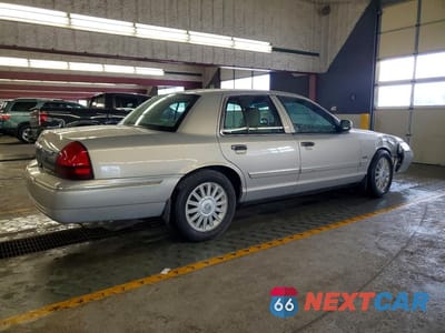 Trzecie zdjęcie samochodu z tyłu: 2010 MERCURY GRAND MARQUIS LS VIN:2MEBM7FV2AX600867 - miniatura