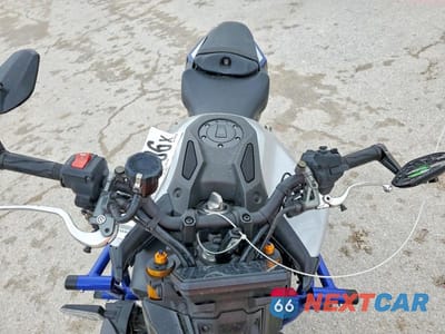 Piąte zdjęcie samochodu w środku: 2024 YAMAHA MT09 SP VIN:JYARN95E5RA000581 - miniatura