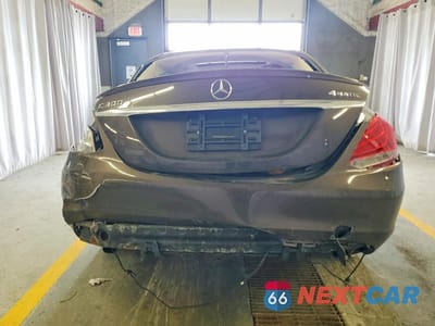Zdjęcie 6 z 13 samochodu: 2016 MERCEDES-BENZ C 300 4MATIC VIN:55SWF4KB1GU120513 - miniatura