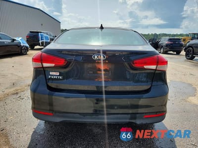 Zdjęcie 6 z 12 samochodu: 2018 KIA FORTE LX VIN:3KPFK4A77JE229212 - miniatura