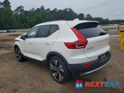Drugie zdjęcie samochodu z przodu: 2023 VOLVO XC40 PLUS VIN:YV4L12UNXP2114157 - miniatura