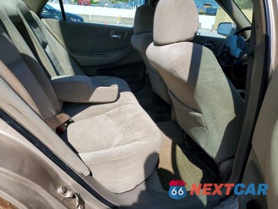 Zdjęcie 10 z 12 samochodu: 2001 HONDA ACCORD LX VIN:1HGCG554X1A017810 - miniatura