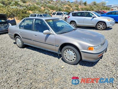 Czwarte zdjęcie samochodu z boku: 1992 HONDA ACCORD EX VIN:1HGCB7571NA116297 - miniatura