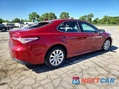 Trzecie zdjęcie samochodu z tyłu: 2019 TOYOTA CAMRY LE VIN:4T1B11HK8KU747922 - miniatura