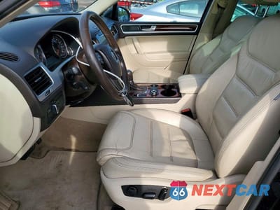 Zdjęcie 7 z 13 samochodu: 2013 VOLKSWAGEN TOUAREG V6 VIN:WVGEF9BP5DD007314 - miniatura