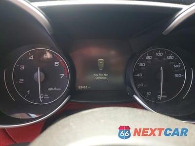 Zdjęcie 9 z 12 samochodu: 2018 ALFA ROMEO GIULIA Q4 VIN:ZARFAEDN9J7594502 - miniatura