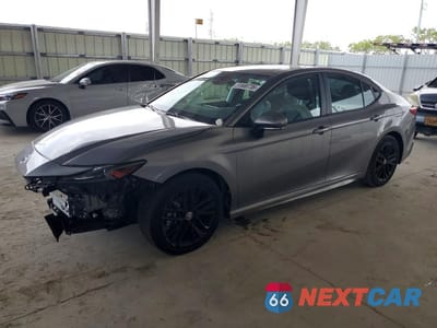 2025 TOYOTA CAMRY SE 4T1DAACK7SU504473 - główne zdjęcie licytacji z USA - miniatura