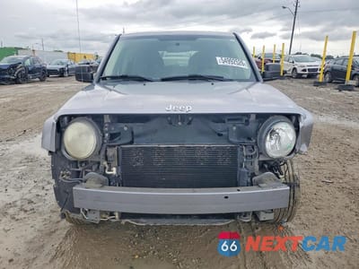 Piąte zdjęcie samochodu w środku: 2015 JEEP PATRIOT SPORT VIN:1C4NJPBA1FD280658 - miniatura