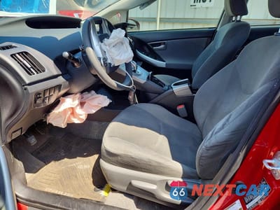 Zdjęcie 7 z 14 samochodu: 2015 TOYOTA PRIUS TWO VIN:JTDKN3DU8F0466969 - miniatura