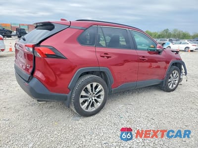 Trzecie zdjęcie samochodu z tyłu: 2021 TOYOTA RAV4 XLE PREMIUM VIN:2T3A1RFV5MW217327 - miniatura