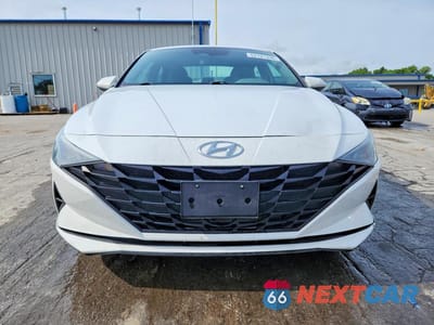 Piąte zdjęcie samochodu w środku: 2023 HYUNDAI ELANTRA SEL VIN:5NPLM4AG2PH103695 - miniatura