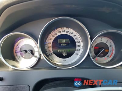 Zdjęcie 9 z 13 samochodu: 2014 MERCEDES-BENZ C 250 VIN:WDDGF4HB7EA953175 - miniatura